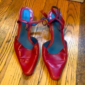Liz Claiborne kitten heel. Size 8 1/2. Red.